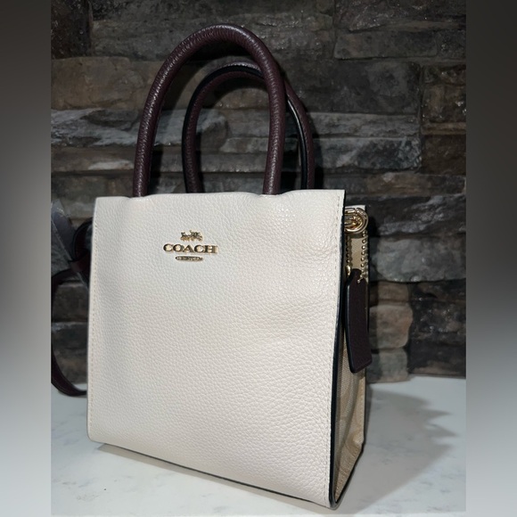 Coach Handbags - NWT✨COACH 🤎MINI CROSSBODY CALLY BAG🟤🤎⭐️